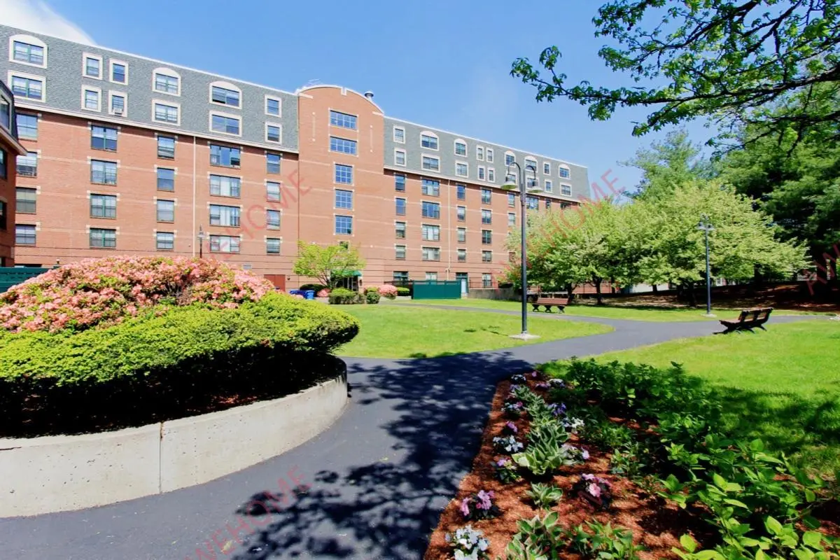 BostonWeekly Rental  Rentals[Weekly Rental ]Douglass Park Apartments