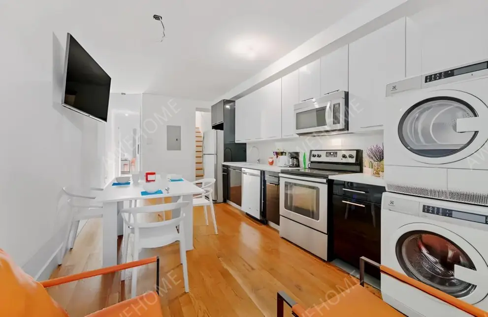 NewYorkshort-term accommodation Rentals[short-term accommodation]Lorimer Williamsburg Home