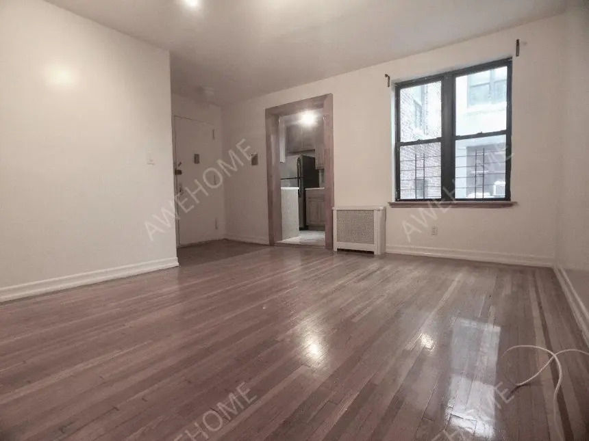 NewYorkWeekly Rental  Rentals[Weekly Rental ]183 Pinehurst Avenue