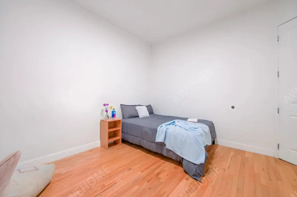 NewYork RentalsThe Monroe House