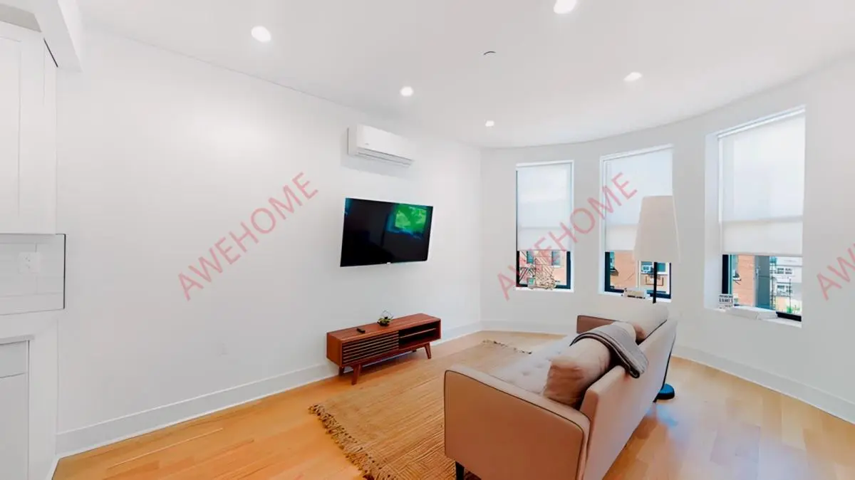 NewYorkshort-term accommodation Rentals[short-term accommodation]The Crown Heights House