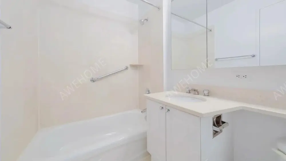 NewYorkPersonal housing Rentals[Personal housing]180 Riverside Blvd