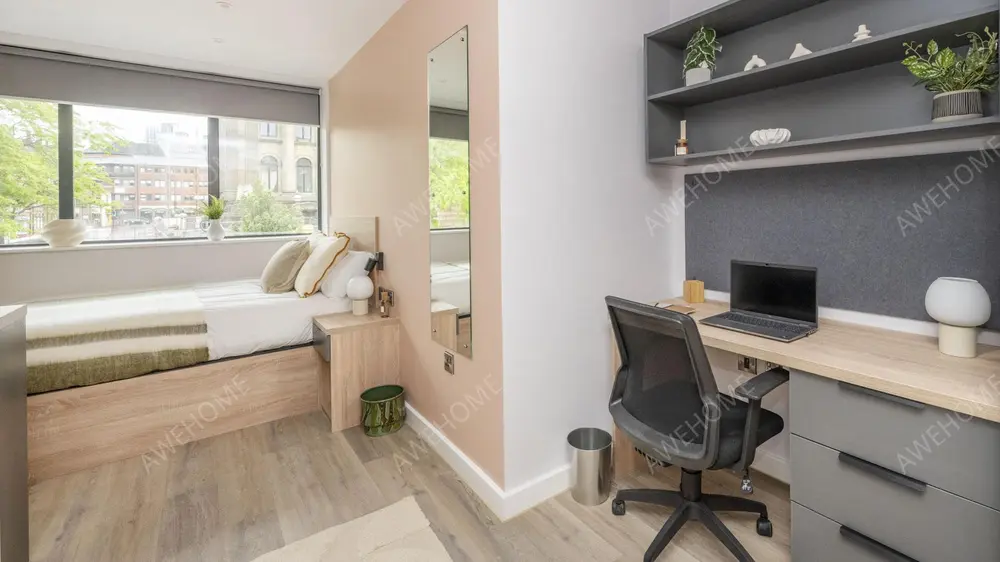 LeedsCelebrities Rentals[Celebrities]Headrow Court