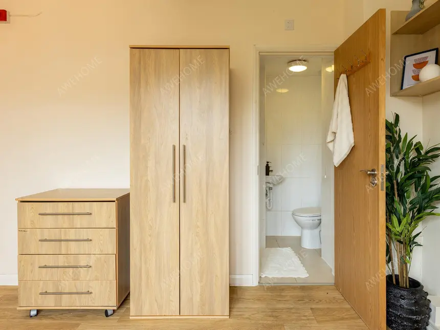 London RentalsBrooke Hall