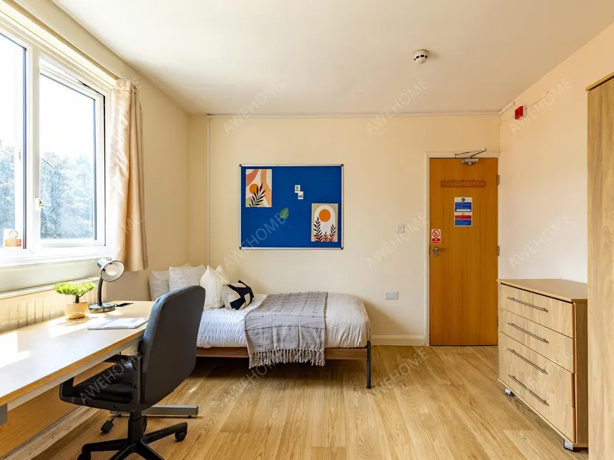 London RentalsBrooke Hall