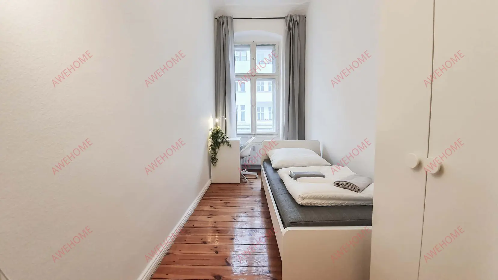 Berlin RentalsNORDKAPSTR. 2- VH 2. OG mitte-rechts (Gigacube)