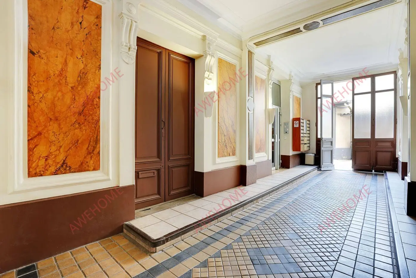 clichyCelebrities Rentals[Celebrities]Emile