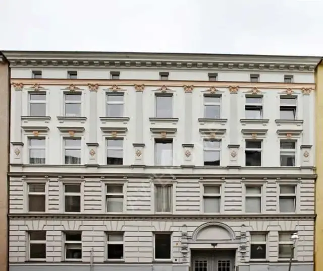 Berlin RentalsKoernerstrasse 2DE-01-247M