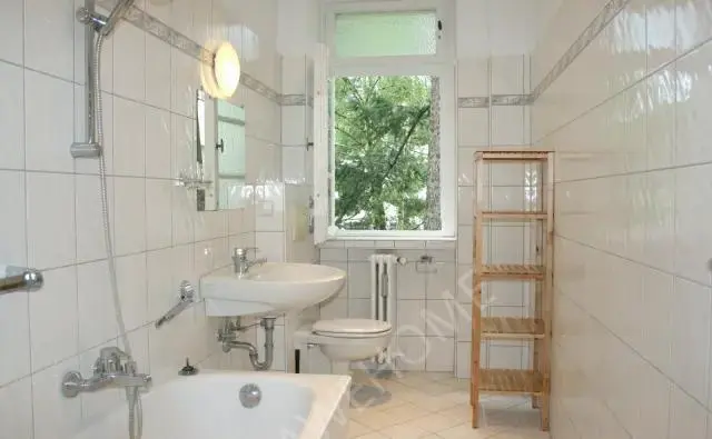 Berlin RentalsKranzer Strasse 5DE-01-092M