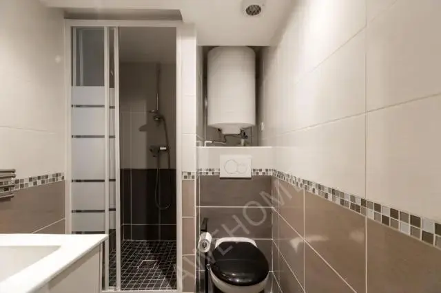 ParisHomestay Rentals[Homestay]studio near Avenue Charles de Gaulle