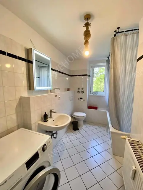 Berlin RentalsBritta modernes geraeumiges Apartment in Friedri