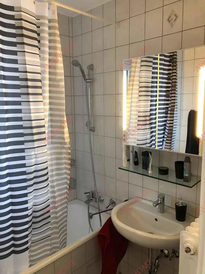 Stuttgart RentalsWangener Strasse 27DE-09-018-005HF