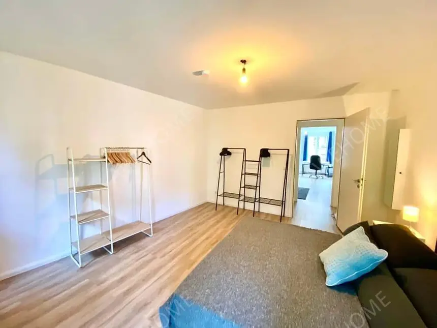 Berlin RentalsBritta modernes geraeumiges Apartment in Friedri