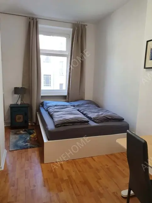 Berlin RentalsMadita - grosse Altbau-Wohnung mit 2 Schlafzimmern