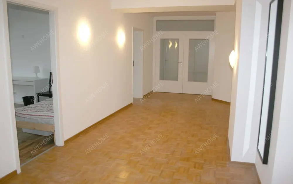 Berlin RentalsEisenacher Str. 19DE-01-120M