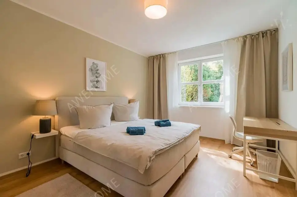 Berlin RentalsGeraeumige 4-Zimmer-Wohnung mit moderner Inneneinr