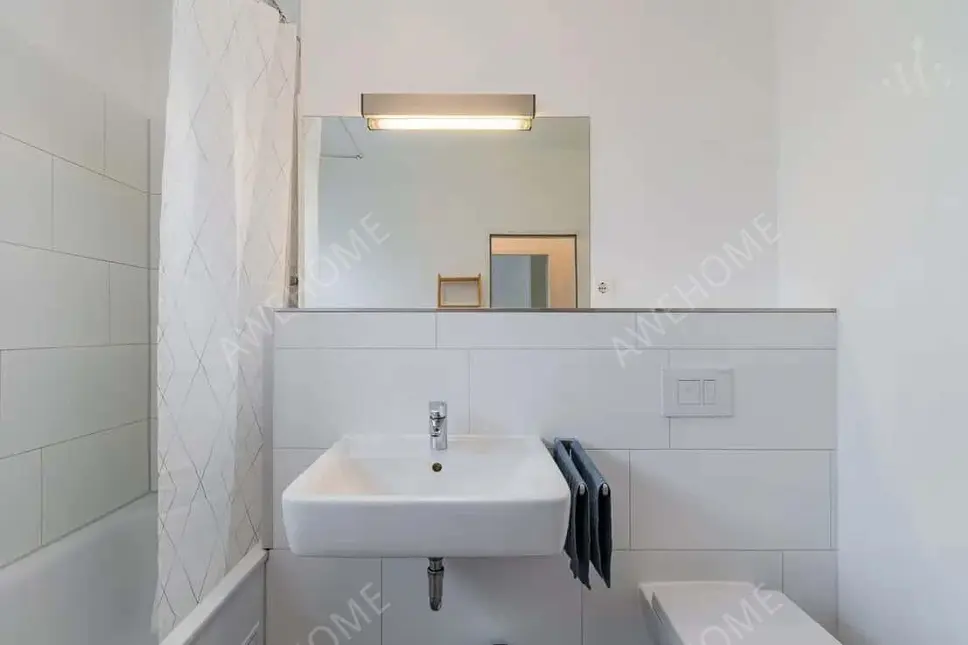 Berlin RentalsGeraeumige 4-Zimmer-Wohnung mit moderner Inneneinr