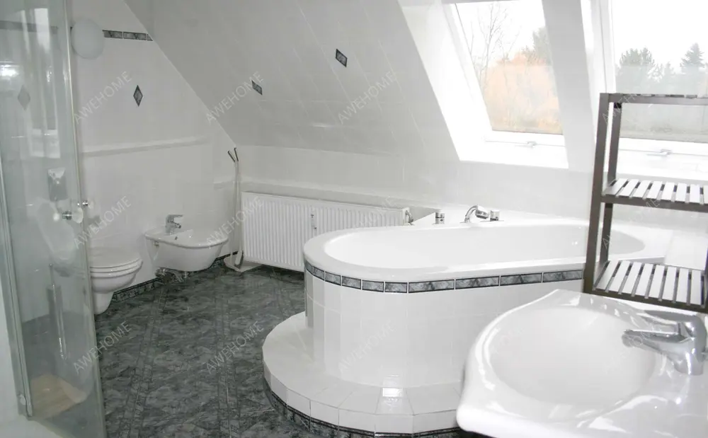 Berlin RentalsEisenacher Str. 19DE-01-120M