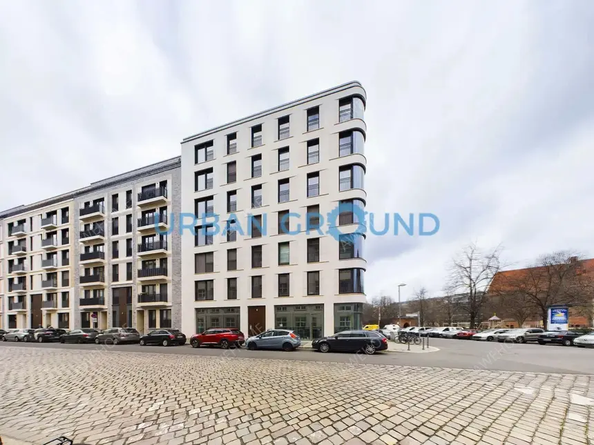 Berlin RentalsReduced Rent - Furnished 2 -room flat with balcony