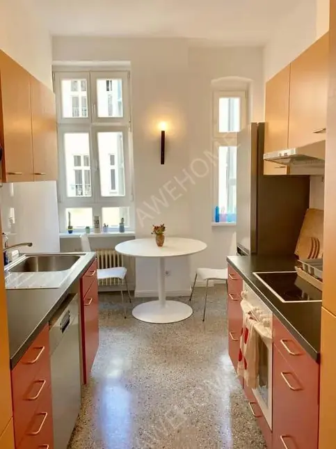 Berlin RentalsElegant  cozy  fully furnished south-facing apartm