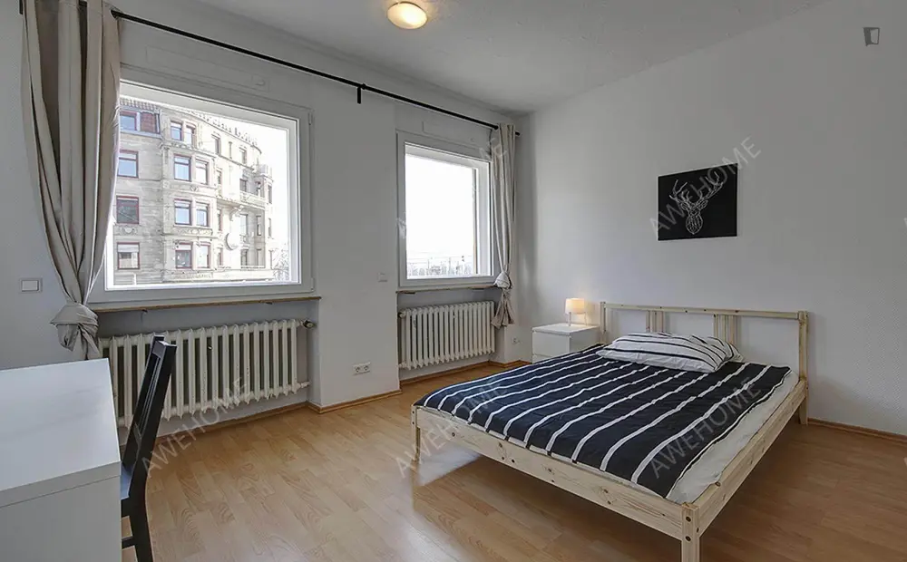 Stuttgart RentalsBig single bedroom in Veielbrunnen