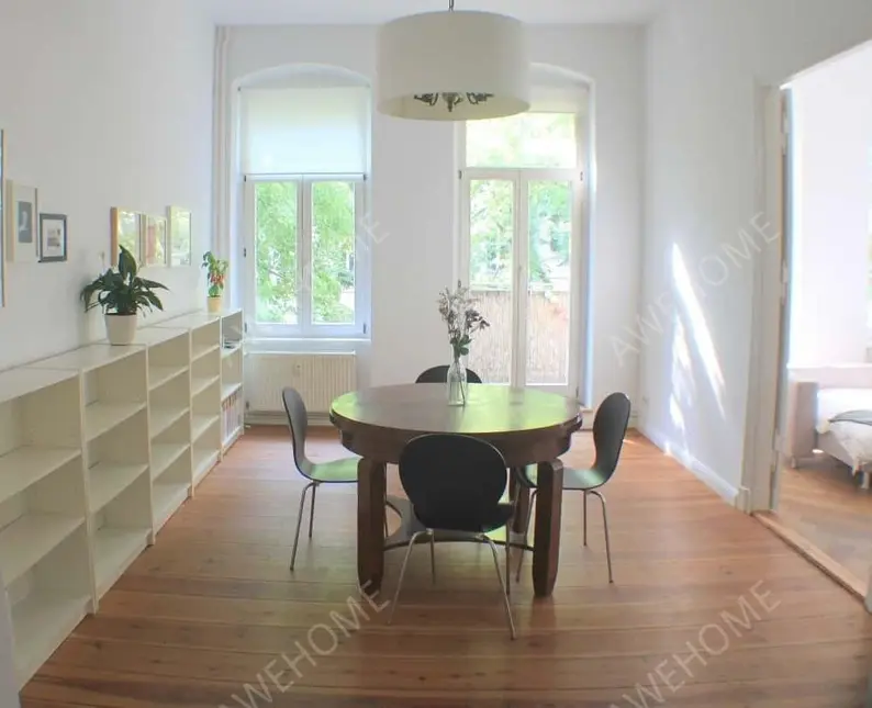 Berlin RentalsRhina - schoene  sanierte Altbau-Wohnung im tollen