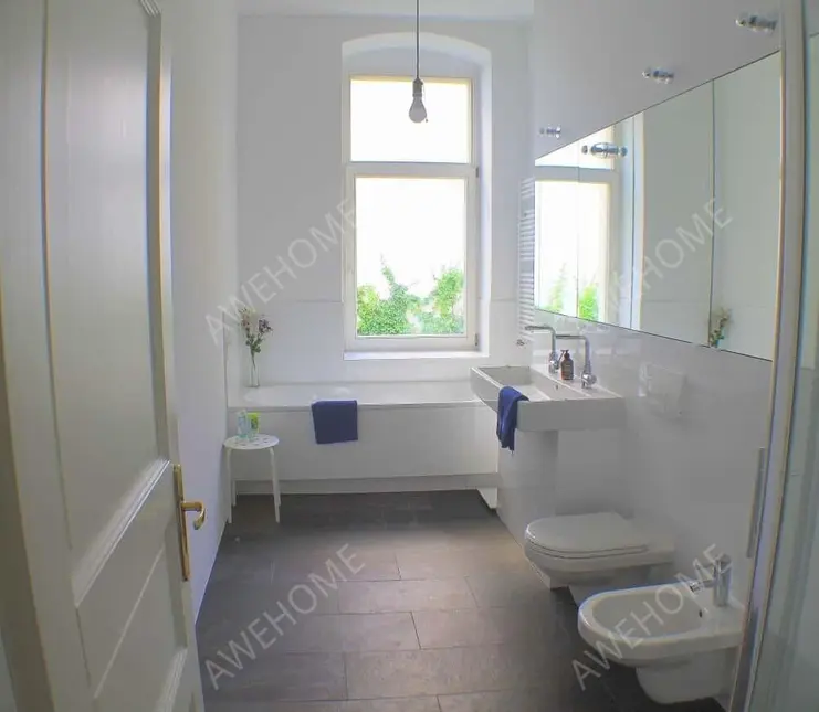 Berlin RentalsRhina - schoene  sanierte Altbau-Wohnung im tollen