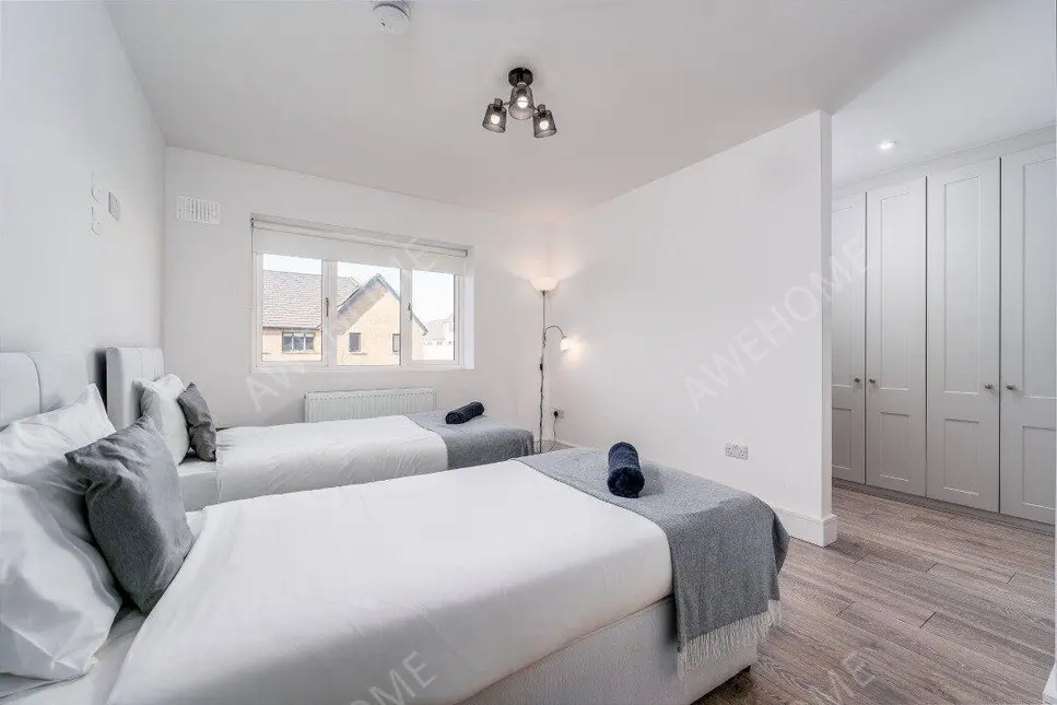 DublinCelebrities Rentals[Celebrities]The Crescent Foxwood