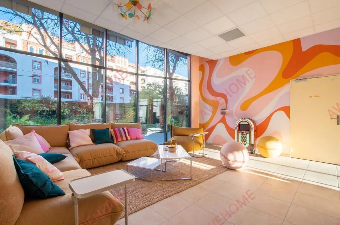 MontpellierCelebrities Rentals[Celebrities]靠近市政府，2023年10月末开业，近蒙一管理学院