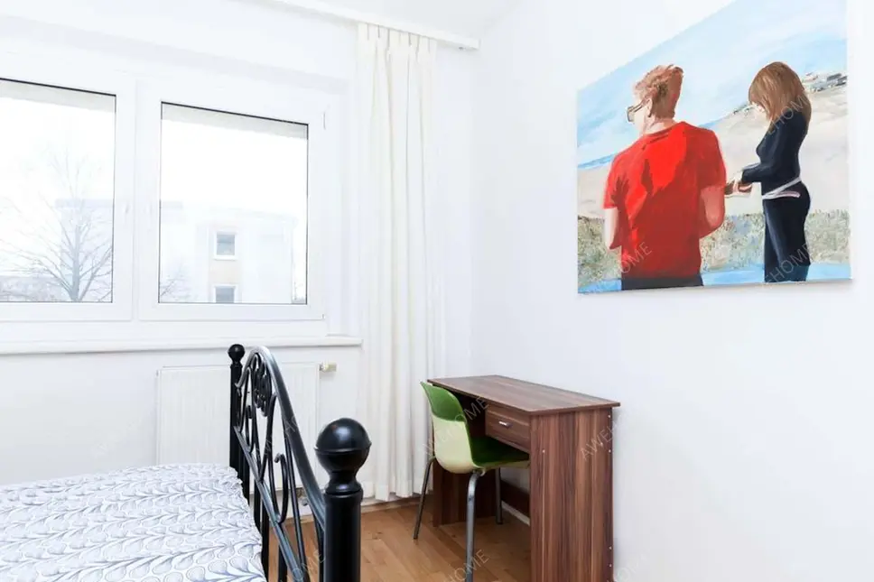 Berlin RentalsStylish  spacious apartment near the river