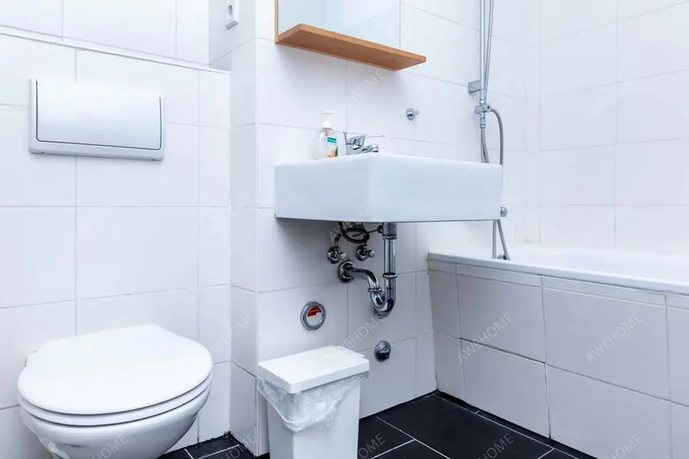 Berlin RentalsStylish  spacious apartment near the river