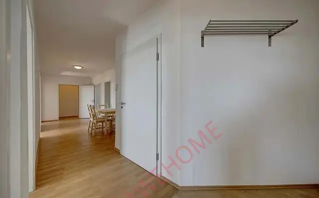 StuttgartHomestay Rentals[Homestay]Koenig-Karl-Strasse 84DE-09-014M