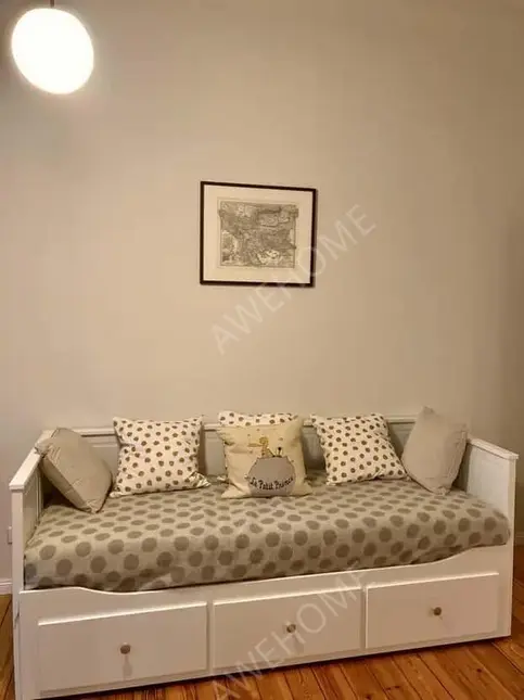 Berlin RentalsElegant  cozy  fully furnished south-facing apartm