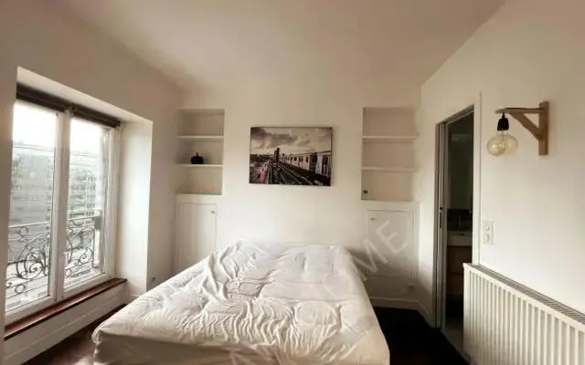 ParisHomestay Rentals[Homestay]studio near Avenue Charles de Gaulle