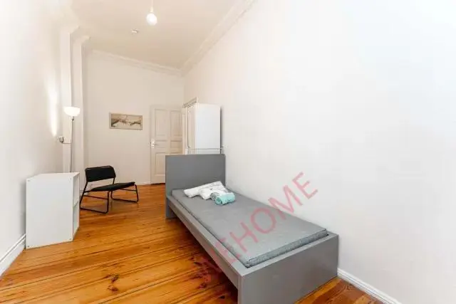 Berlin RentalsKAISER-FRIEDRICH-STR. 4950 - VH 3. OG links (Gigac