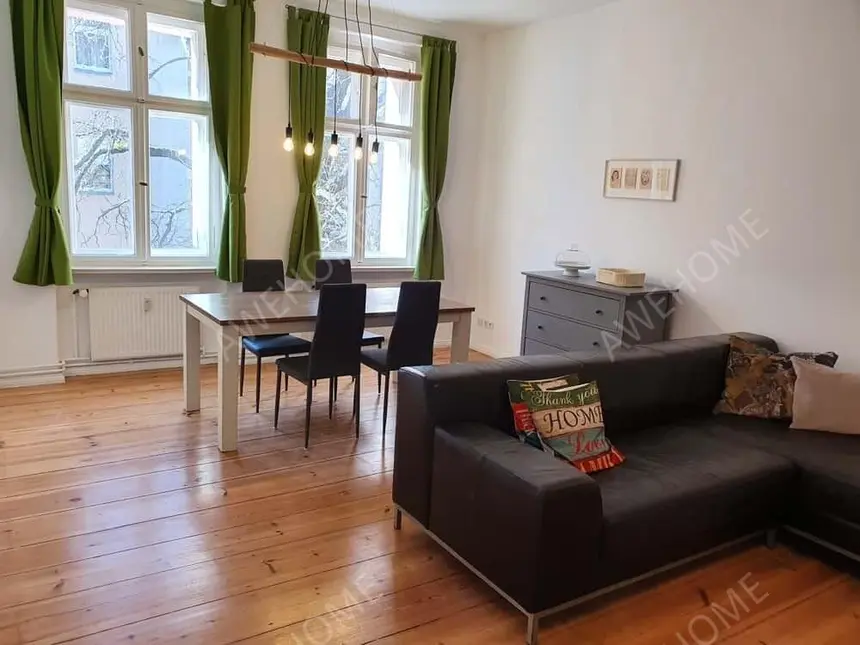 Berlin RentalsMadita - grosse Altbau-Wohnung mit 2 Schlafzimmern