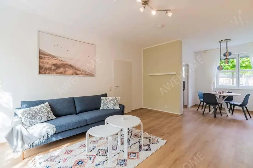 Berlin RentalsGeraeumige 4-Zimmer-Wohnung mit moderner Inneneinr