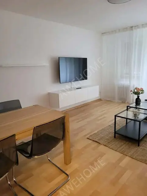 Berlin RentalsModerne 3-Zimmer-Wohnung mit grossem Balkon