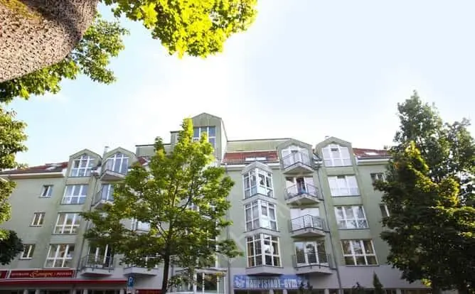 Berlin RentalsEisenacher Str. 19DE-01-120M