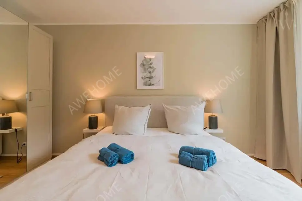 Berlin RentalsGeraeumige 4-Zimmer-Wohnung mit moderner Inneneinr