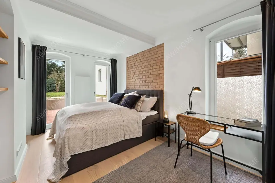 Berlin RentalsLuxurioese  frisch sanierte  gemutliche 4-Zimmer-W