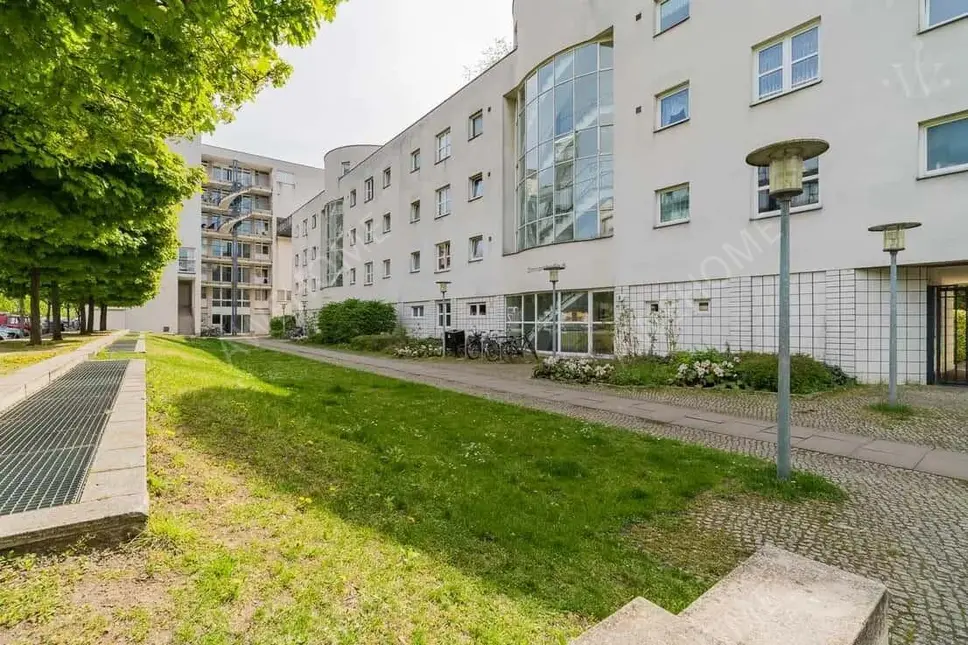 Berlin RentalsGeraeumige 4-Zimmer-Wohnung mit moderner Inneneinr