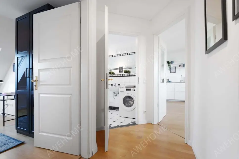 Berlin RentalsBright 3-room Apartment with sunny balcony