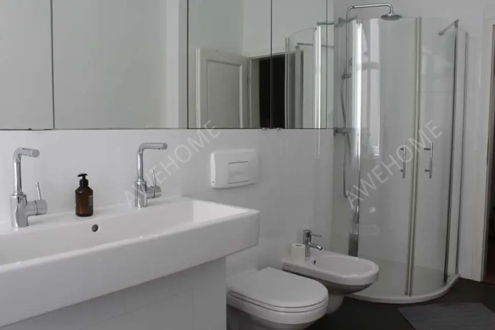 Berlin RentalsRhina - schoene  sanierte Altbau-Wohnung im tollen