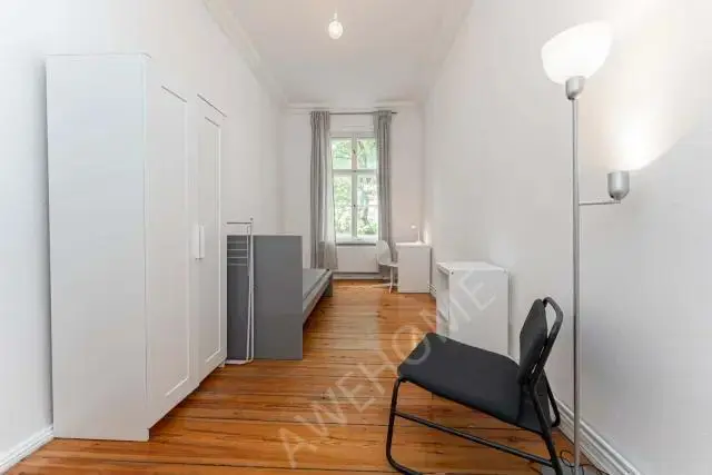 Berlin RentalsKAISER-FRIEDRICH-STR. 4950 - VH 3. OG links (Gigac