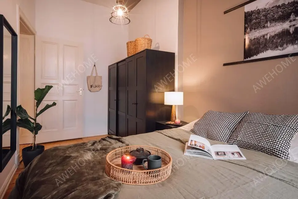 Berlin RentalsRoncal - 3 bedrooms and balcony in Friedrichshain