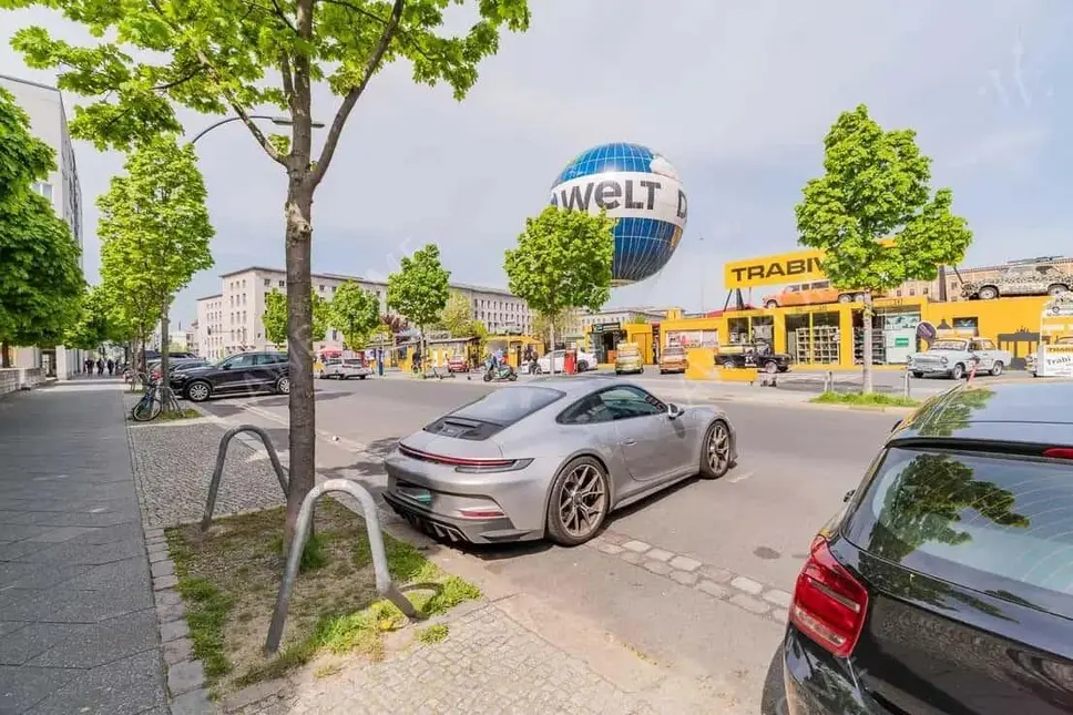 Berlin RentalsGeraeumige 4-Zimmer-Wohnung mit moderner Inneneinr