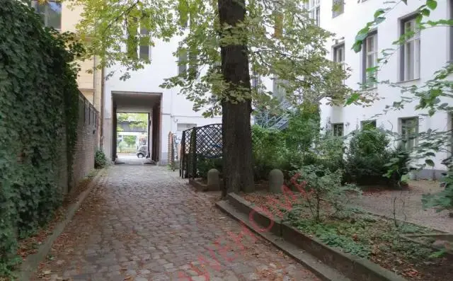 Berlin RentalsTempelhofer Ufer 10DE-01-099M