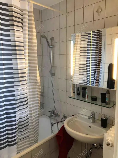 Stuttgart RentalsWangener Strasse 27DE-09-018-005HF