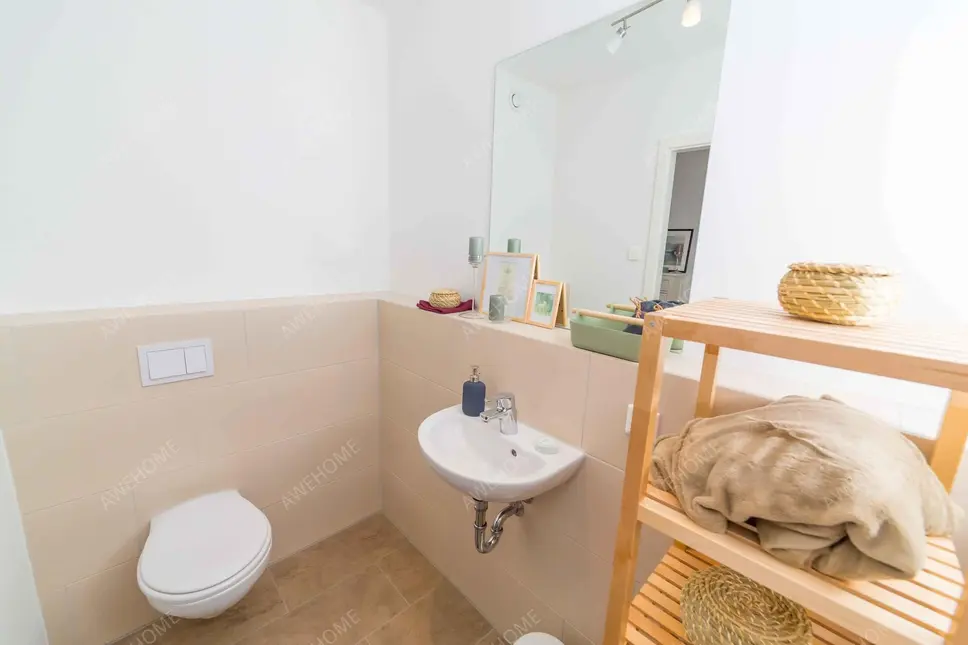 Berlinshort-term accommodation Rentals[short-term accommodation]Klara Franke Strasse 12DE-01-007-012HF